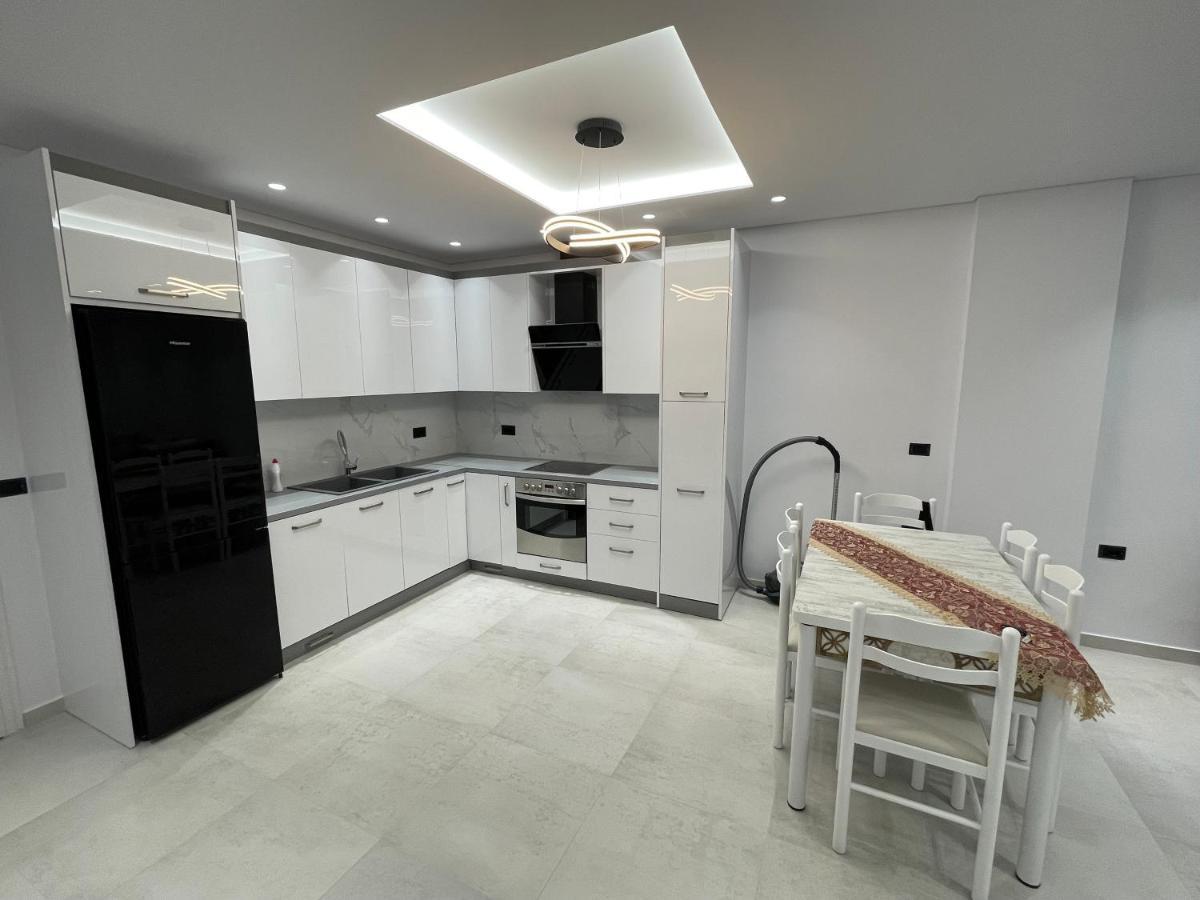 Alpha Lux Apartment Sarandë Eksteriør bilde
